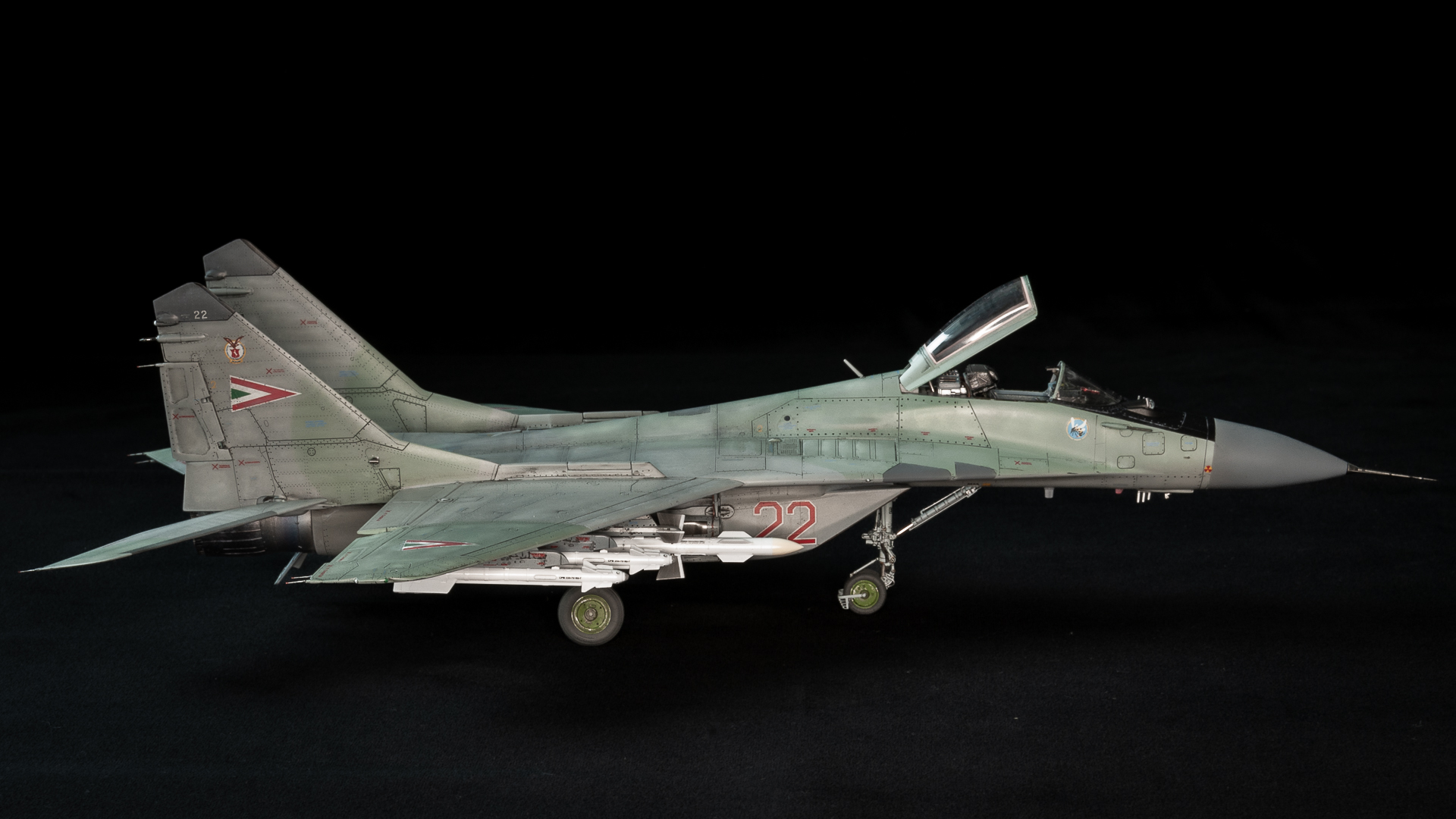 G.W.H #L4811 1/48 méretarányyú MiG-29 9.12 típusú negyedik generációs vadászgép jobb oldalnézete